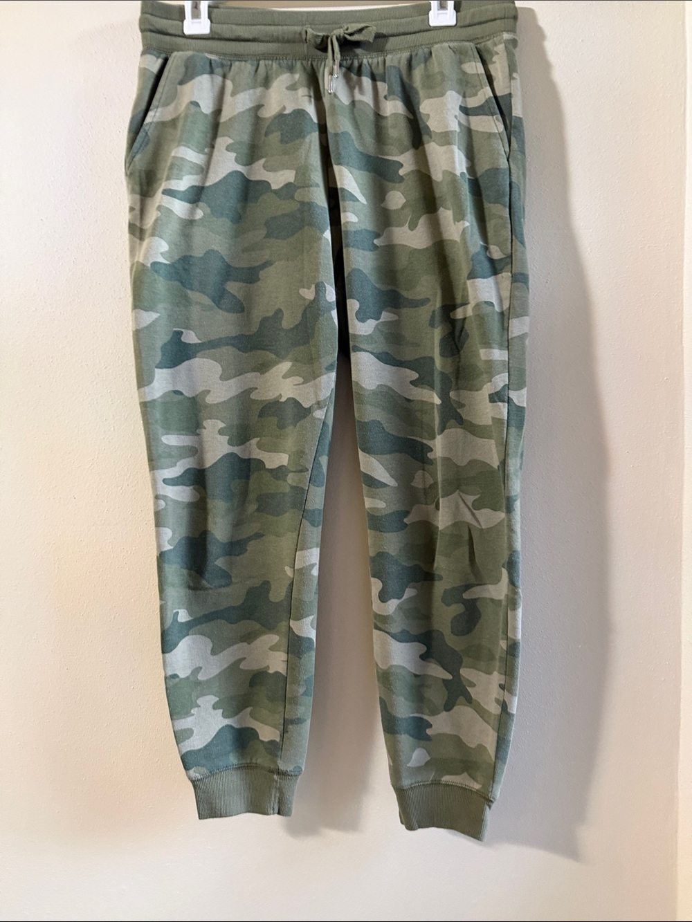 Old Navy Women’s  Camouflage Joggers in Green